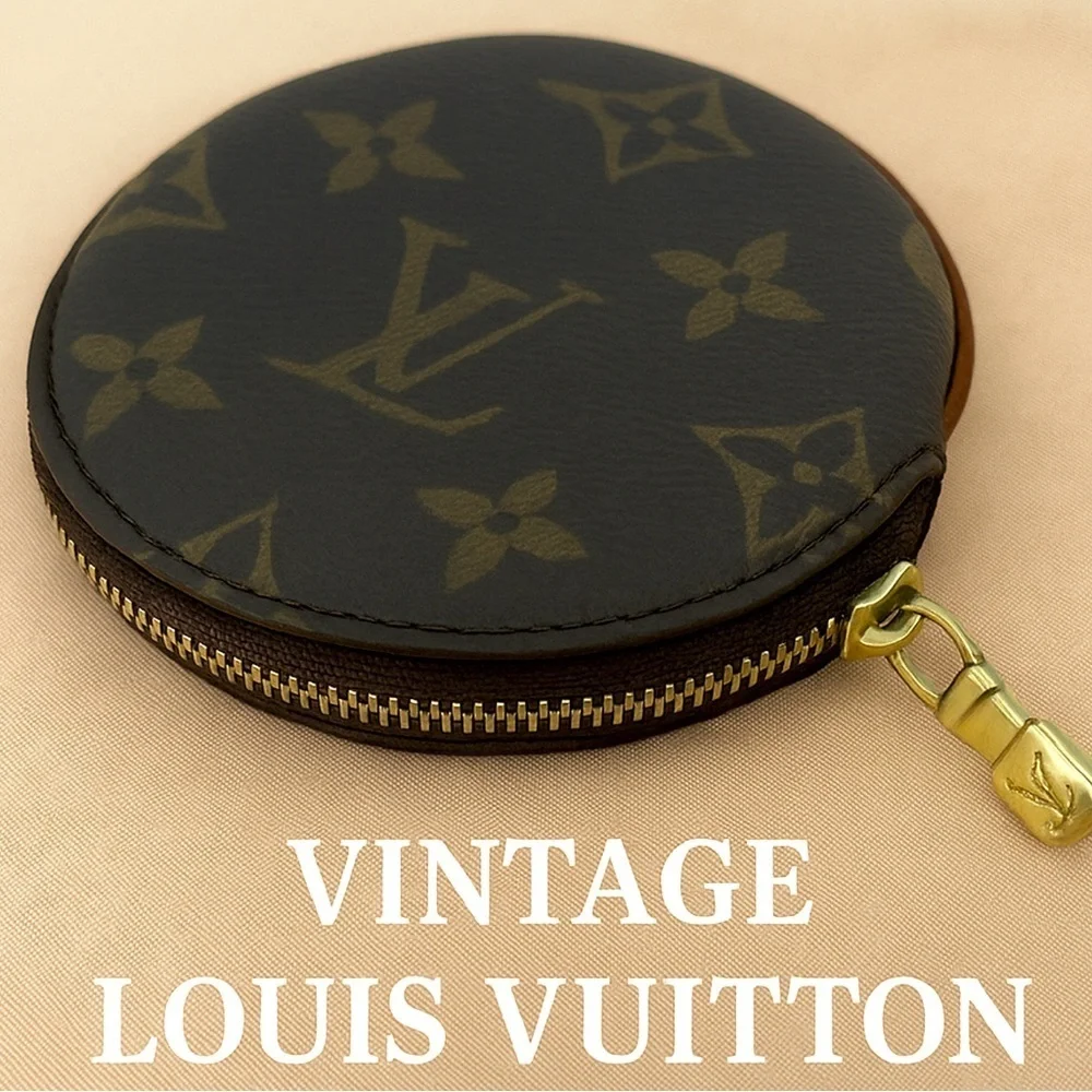 Louis Vuitton Monogram Round Coin AirPod Pouch Unisex EUC 2007 France